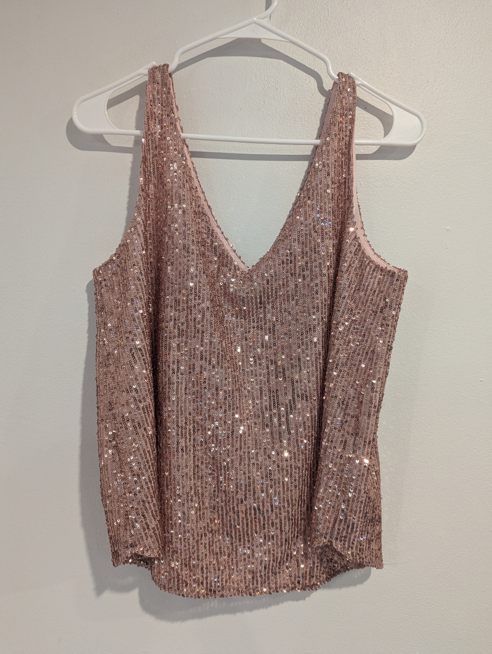 LOFT Rose Gold Sequin V-Neck Tank Size Medium